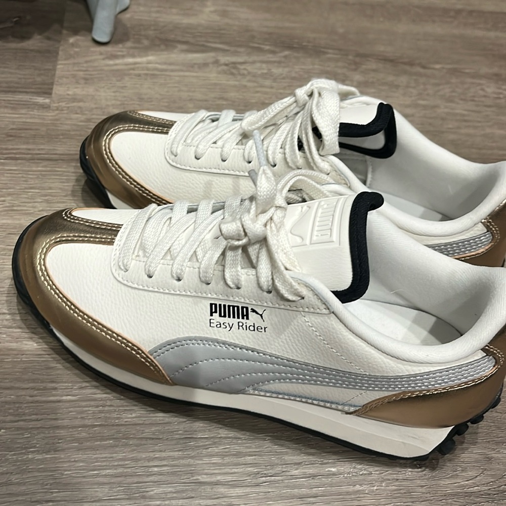 Brand new Puma tennis shoes